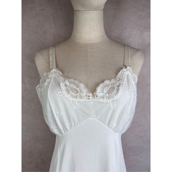 Vintage White Plus Size Slip Dress - Picture 2 of 12